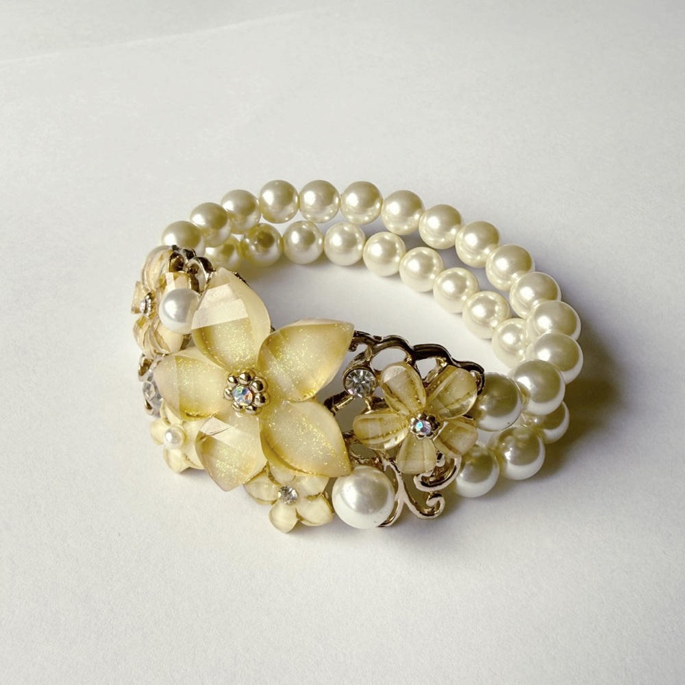 Faux Pearl Floral Stretch Bracelet